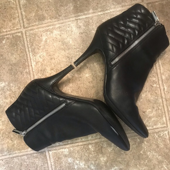 Black quilted zipper booties - Picture 5 of 8